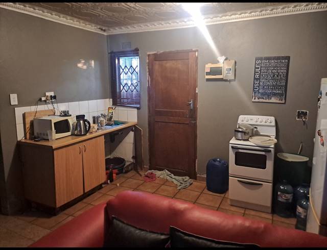 3 BEDROOM HOUSE FOR SALE IN BOITEKONG